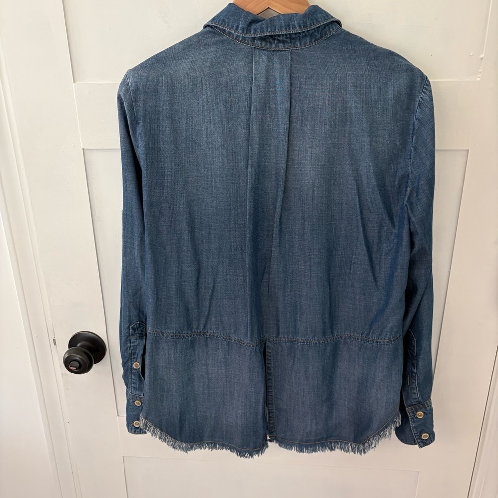 Anthropologie Cloth & Stone Chambray Tencel Button Up Shirt. Size Medium. - Picture 9 of 15